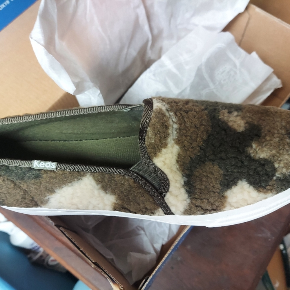 Keds camouflage  f1leece inside and out ,rubber grip bottom